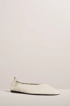 Fashion A.EMERY BRIE FLAT