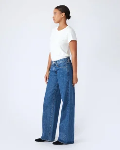 Store SLVRLAKE MICA LOW RISE WIDE LEG JEAN